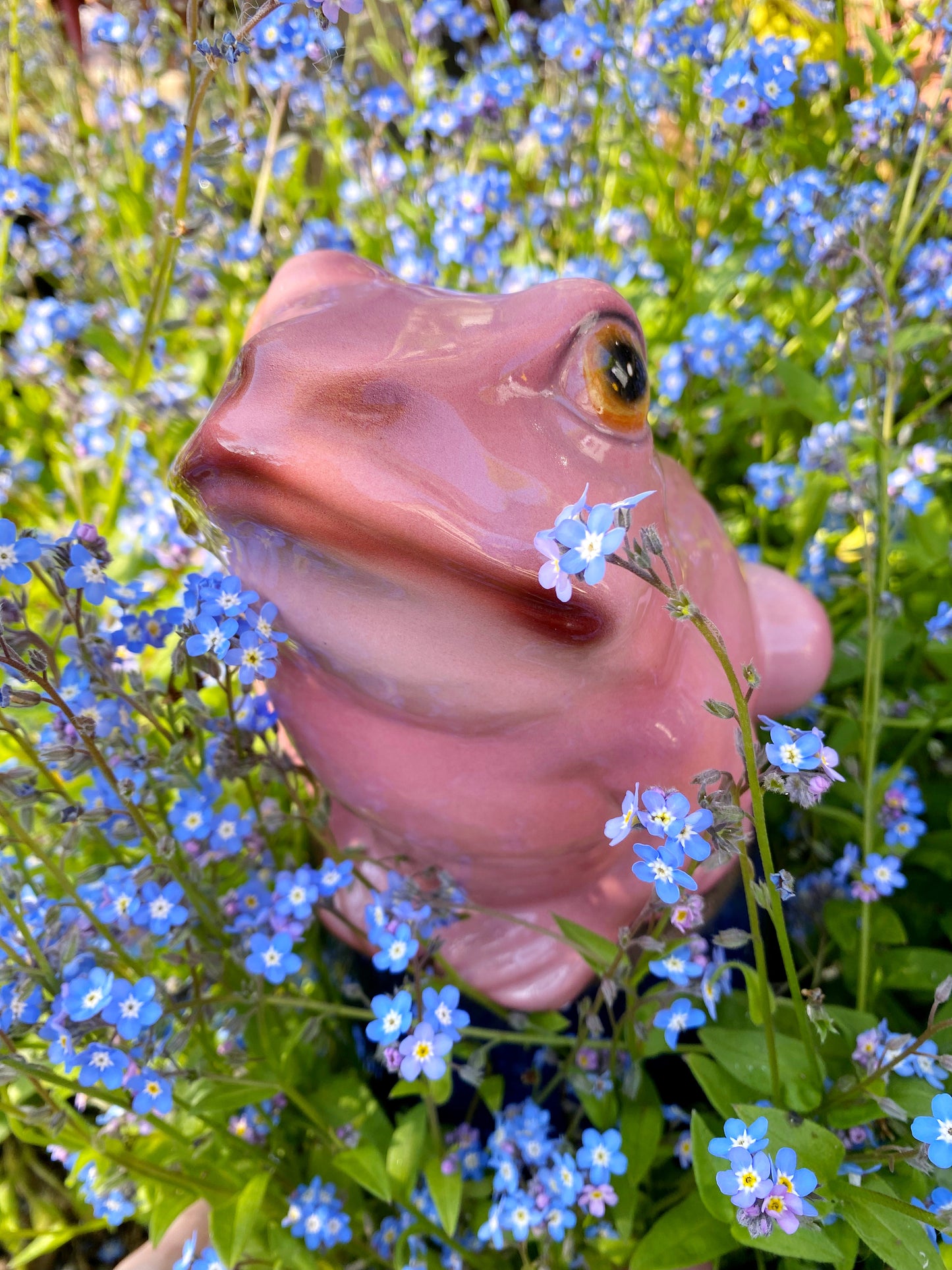 'Croak' Baby Pink Ceramic Frog Statue