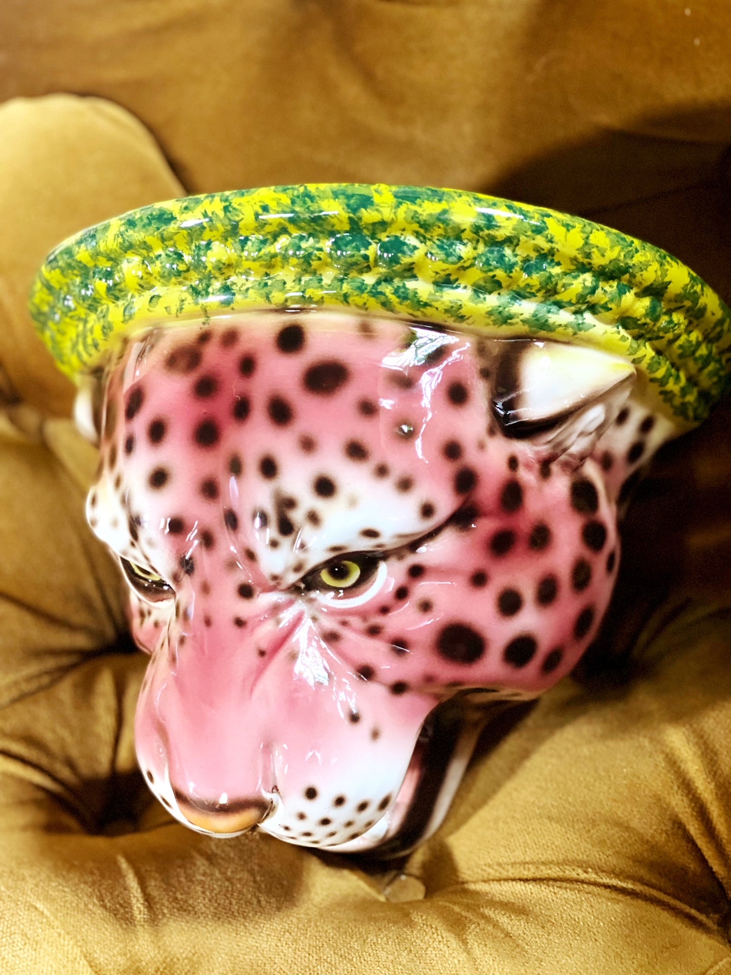 'Kate' Pink Ceramic Leopard Statue Wall Shelf