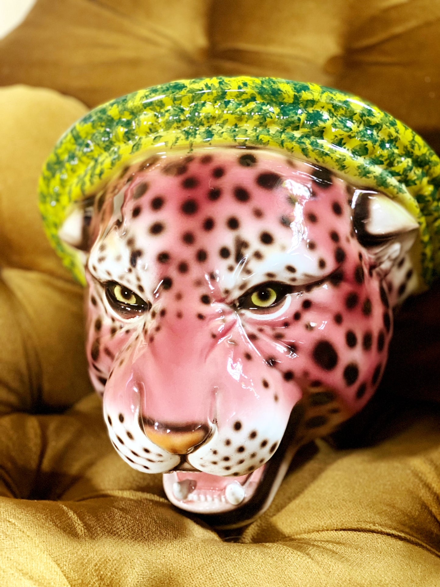 'Kate' Pink Ceramic Leopard Statue Wall Shelf