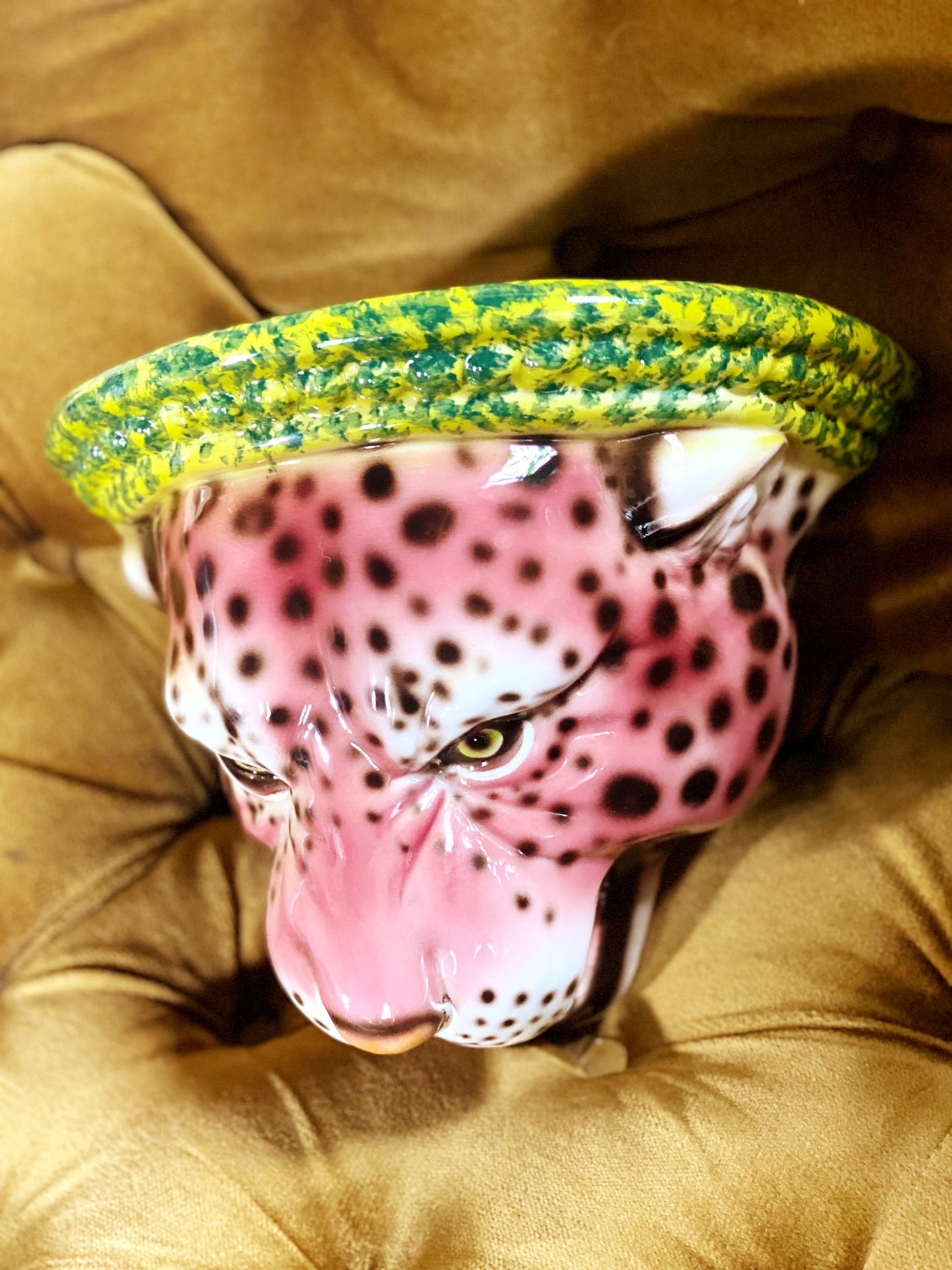 'Kate' Pink Ceramic Leopard Statue Wall Shelf