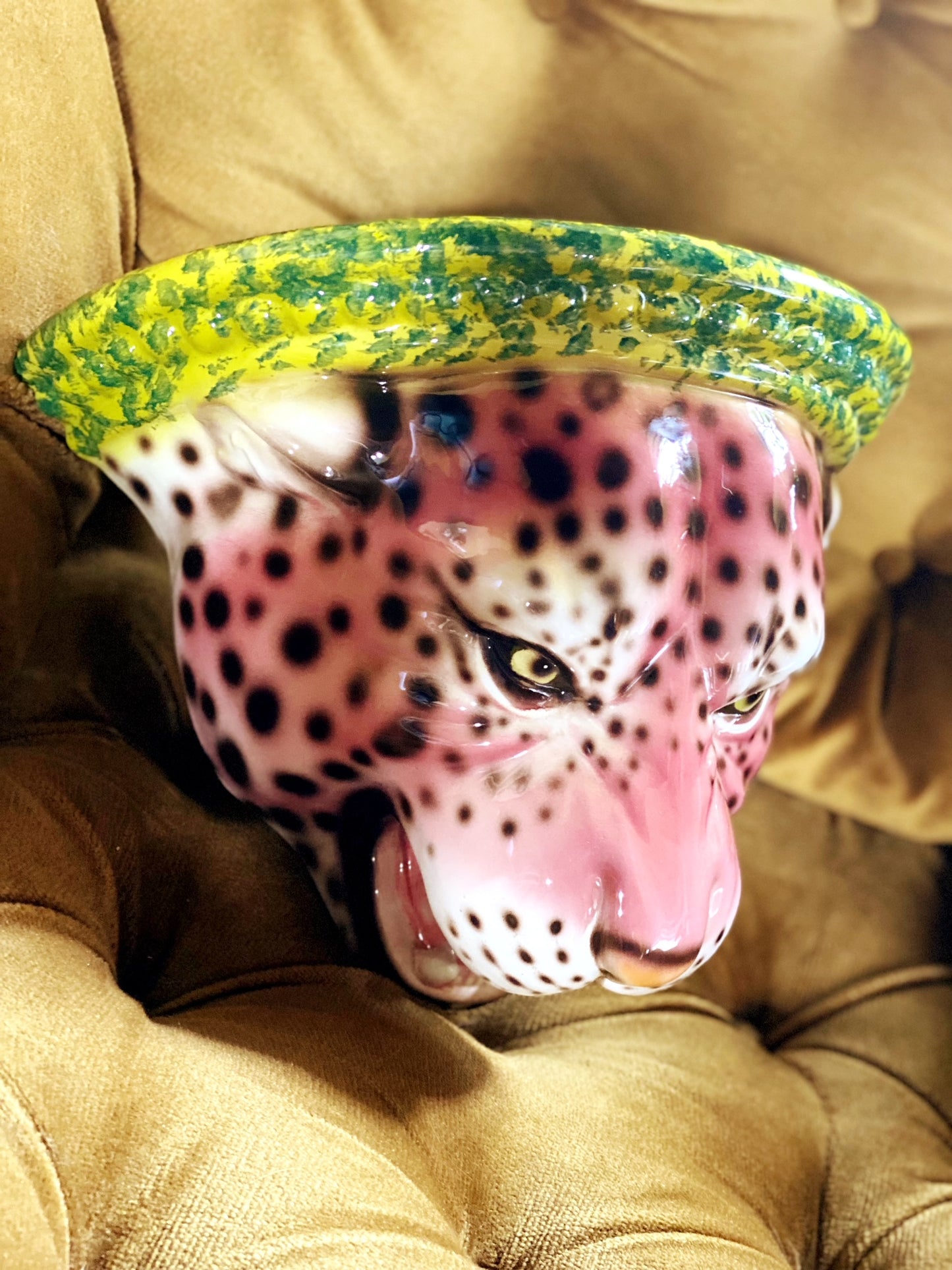 'Kate' Pink Ceramic Leopard Statue Wall Shelf