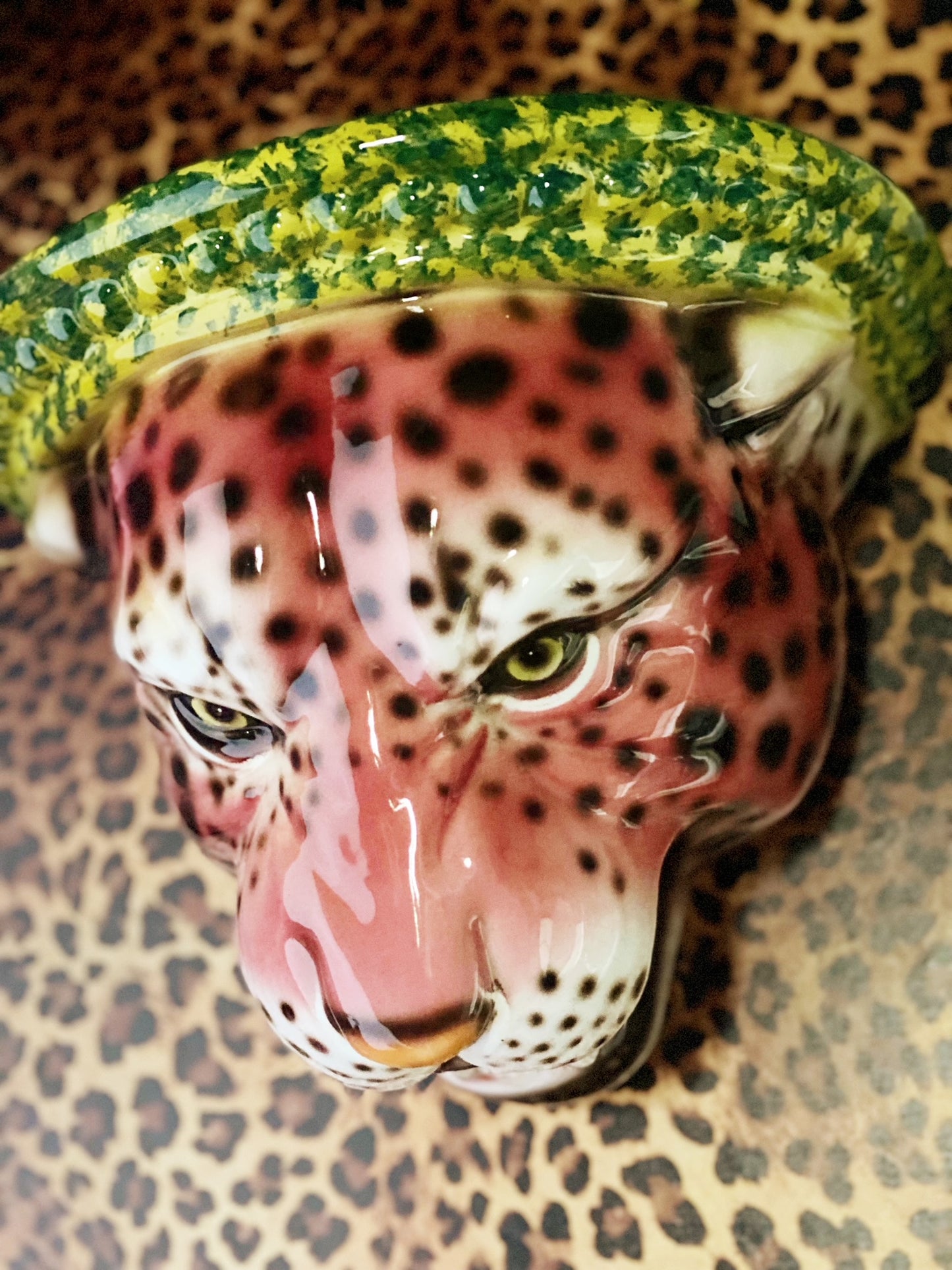 'Kate' Pink Ceramic Leopard Statue Wall Shelf